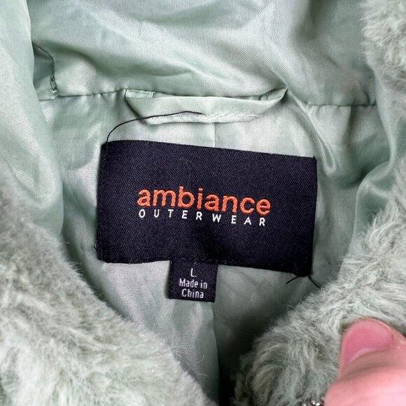 Ambience Outerwear Women's Green Faux Fur Fluffy Soft Jacket size L Full Zip - Picture 4 of 9